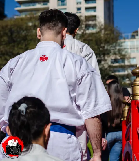 Llegada de los practicantes y público · Enbu en el Jardín Japonés 2024