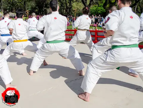 Demostración grupal de técnicas · Enbu en el Jardín Japonés 2024