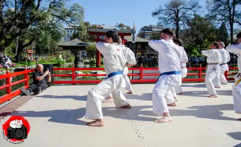Demostración grupal de técnicas · Enbu en el Jardín Japonés 2024