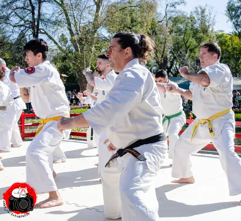 Demostración grupal de técnicas · Enbu en el Jardín Japonés 2024