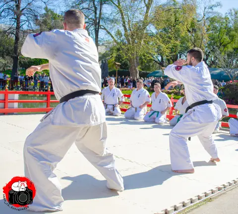 Demostración grupal de técnicas · Enbu en el Jardín Japonés 2024