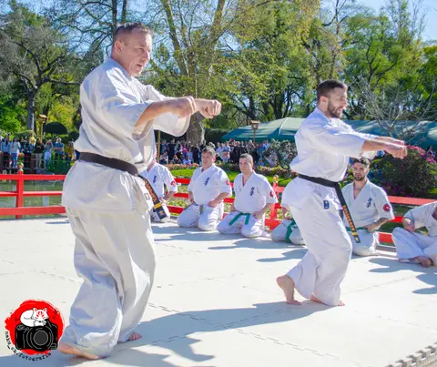 Demostración grupal de técnicas · Enbu en el Jardín Japonés 2024